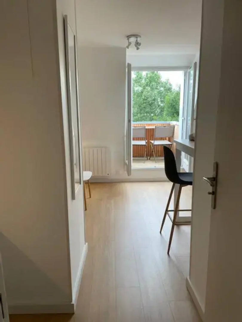 Joli studio neuf vue mer proche Deauville