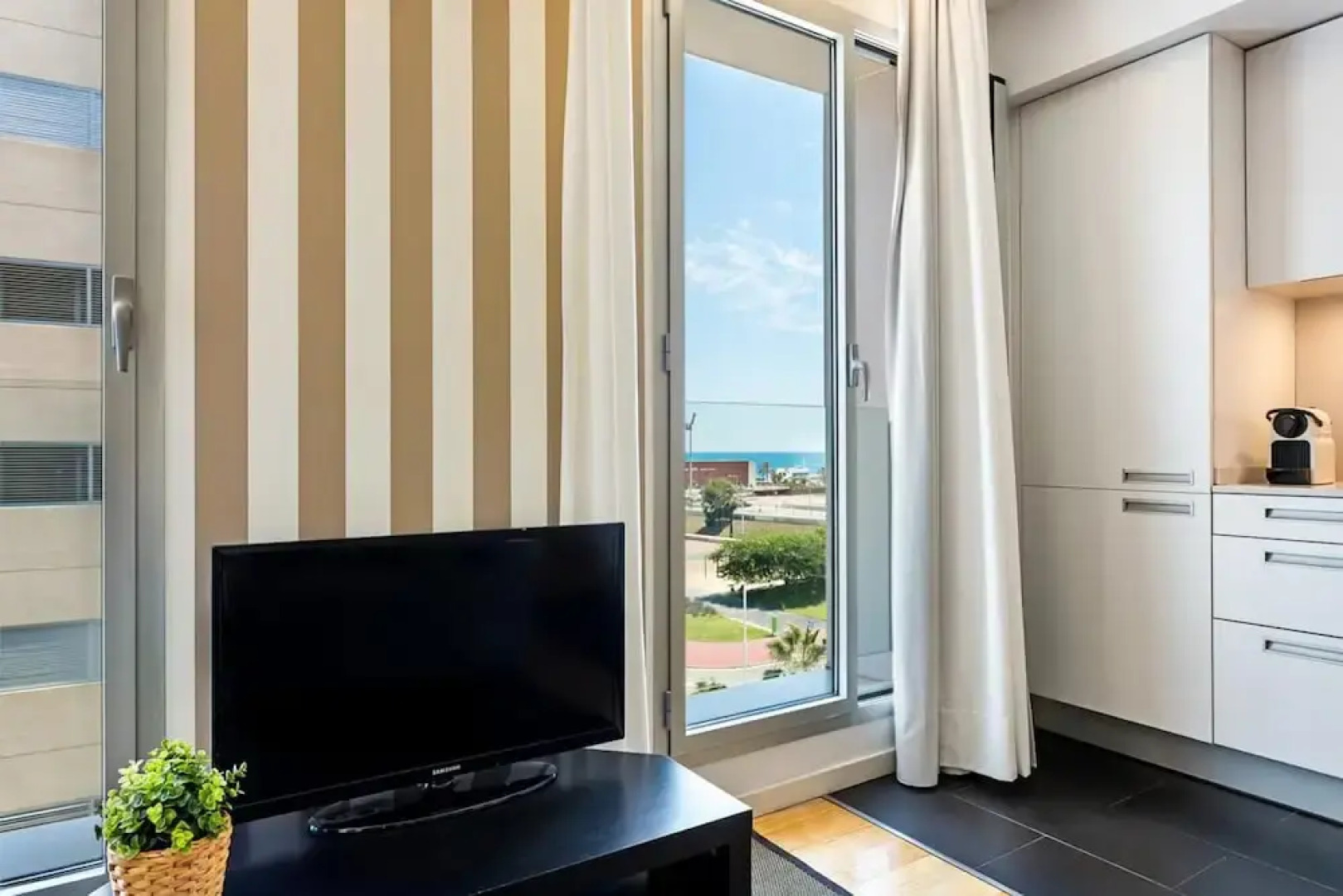 Urban District Apartments Rambla Suite & Pool