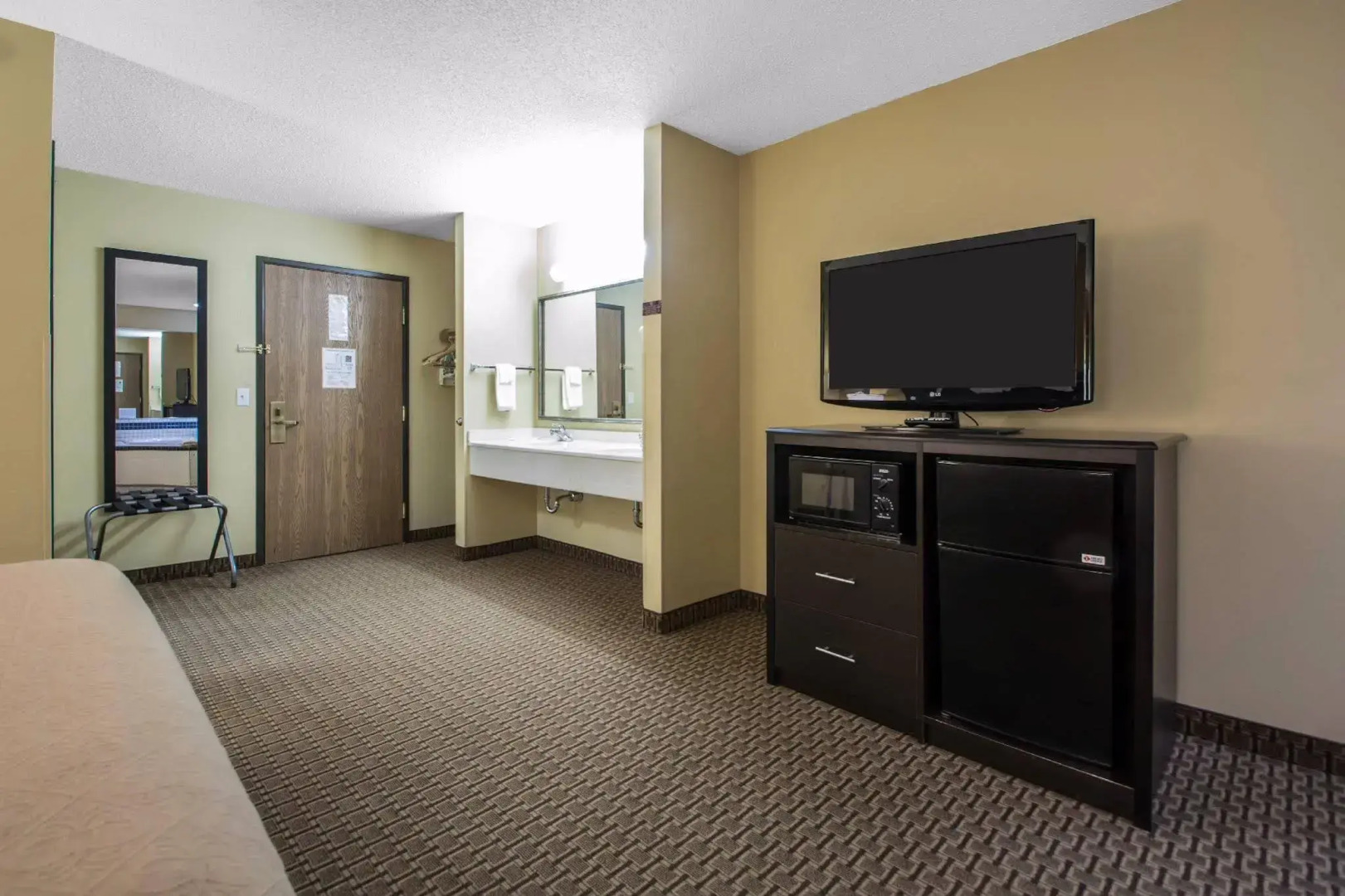 Quality Inn & Suites Sun Prairie Madison East