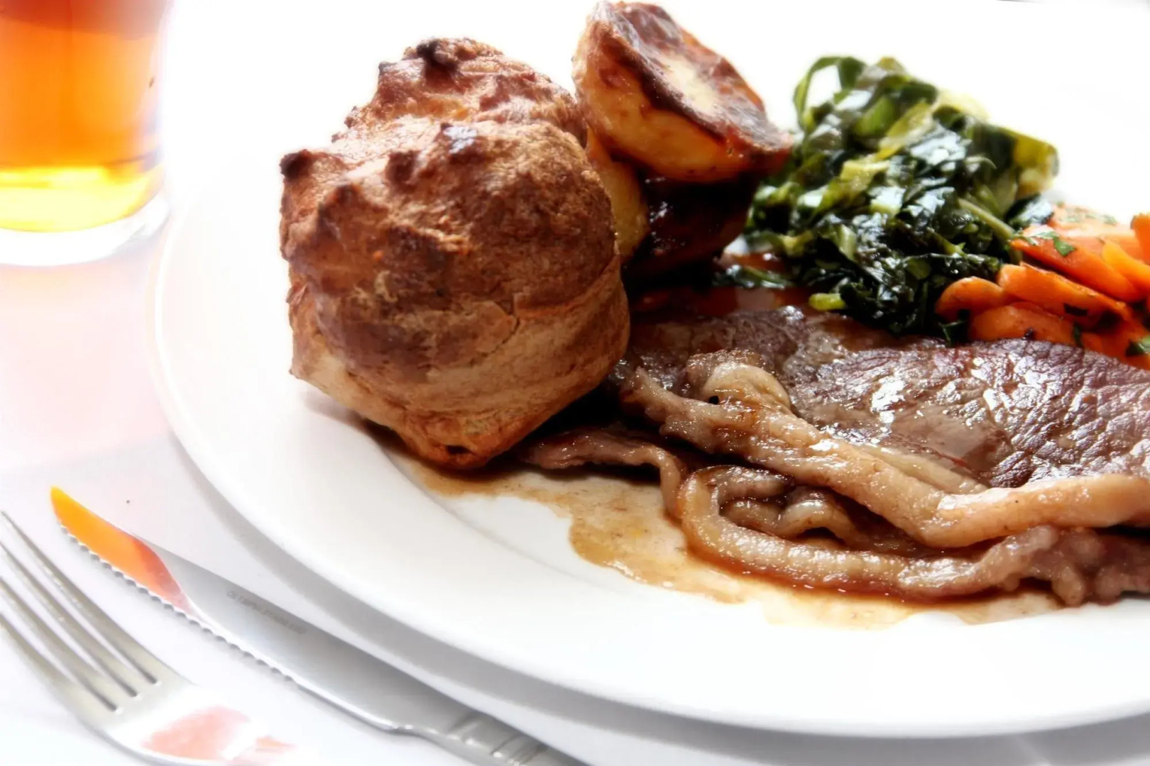 Pettifers Freehouse Hotel