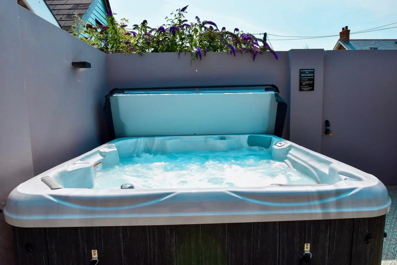 Blenheim House a Seaside Home for 12