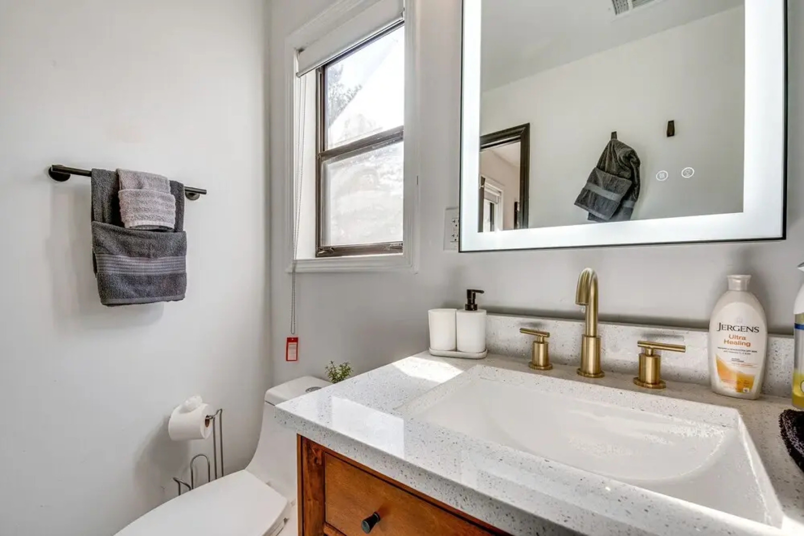 Smyrna Townhome Rental ~ 4 Mi to The Battery!, Smyrna