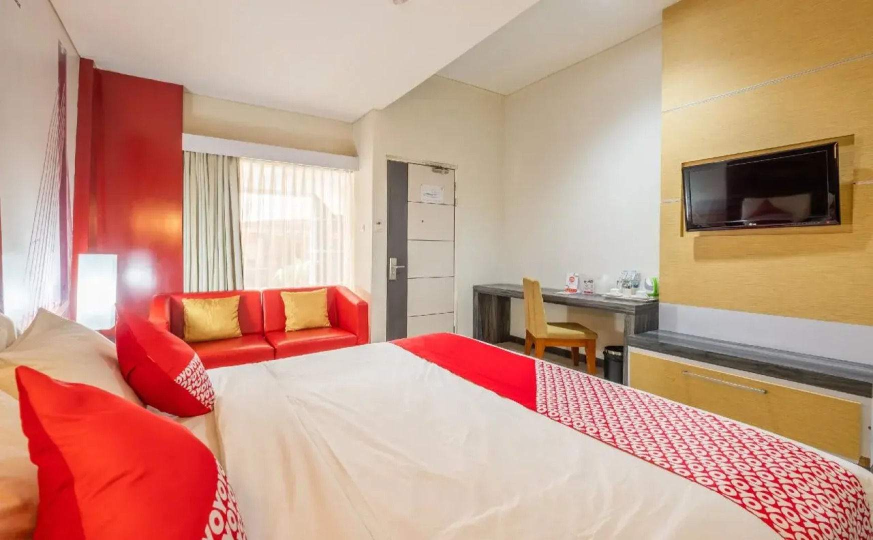 Townhouse Oak Cihampelas Near Ciwalk Formerly Promenade Hotel