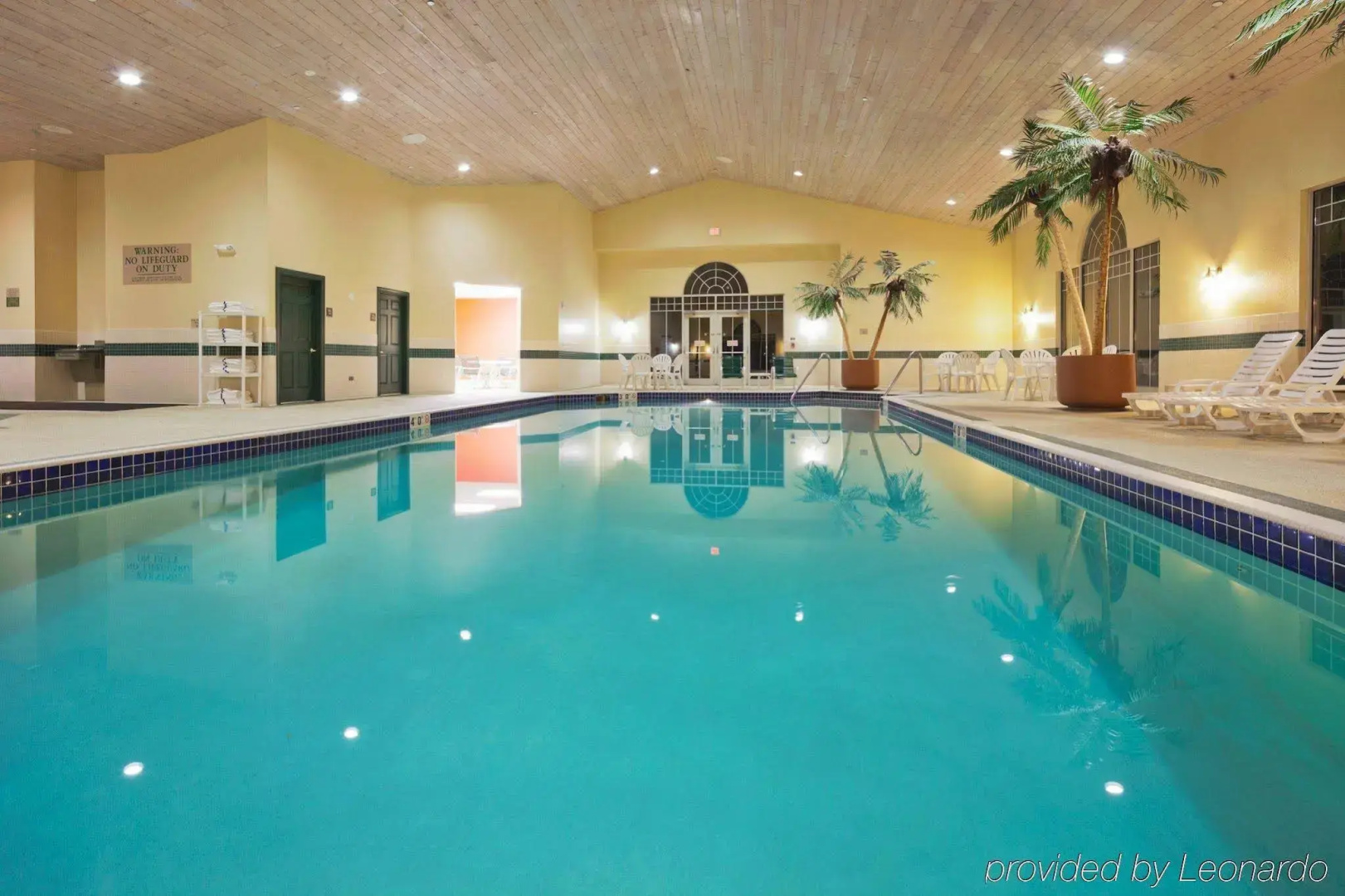 Country Inn & Suites by Radisson, Appleton Airport - Fox River Mall Area