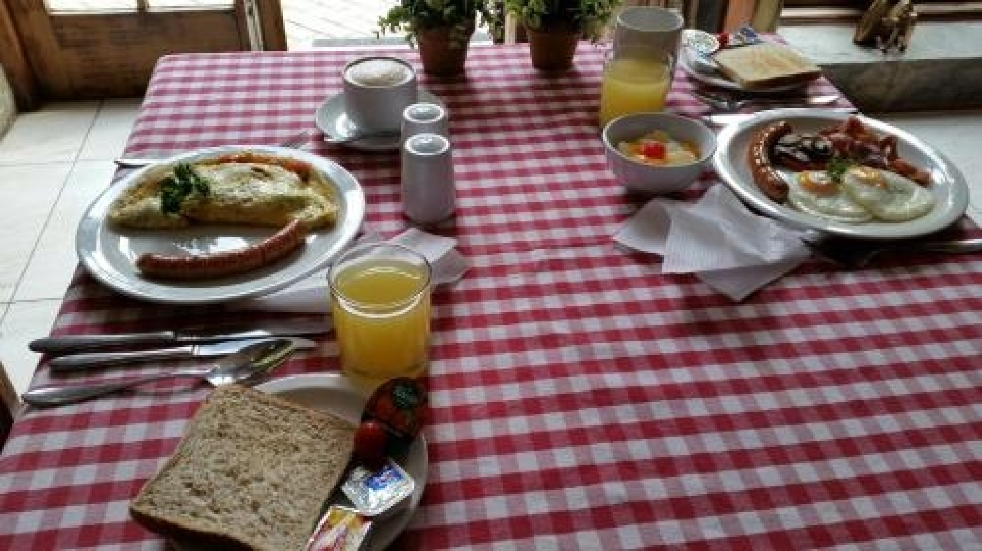 Le Chateau Guest House and Conference Centre