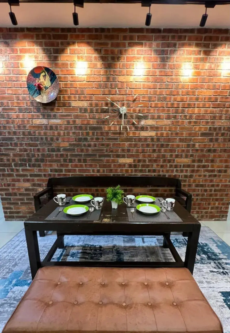 R3troHouse 3Bedroom with AC PS4,POOL TABLE,TVBOX