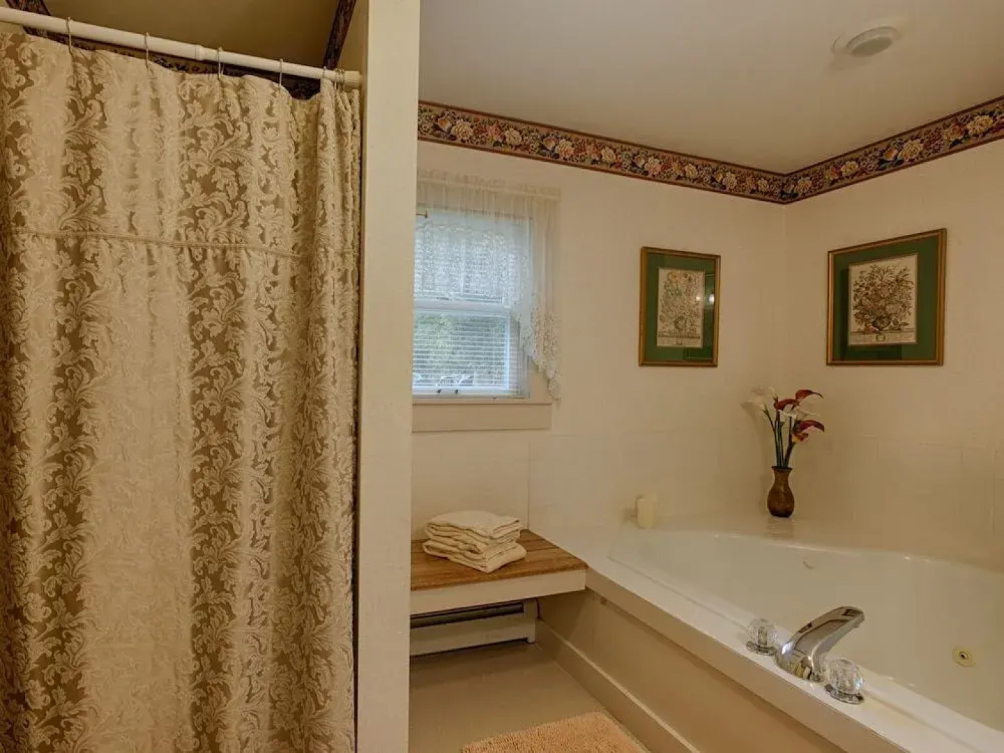 The Buttonwood Inn on Mt. Surprise