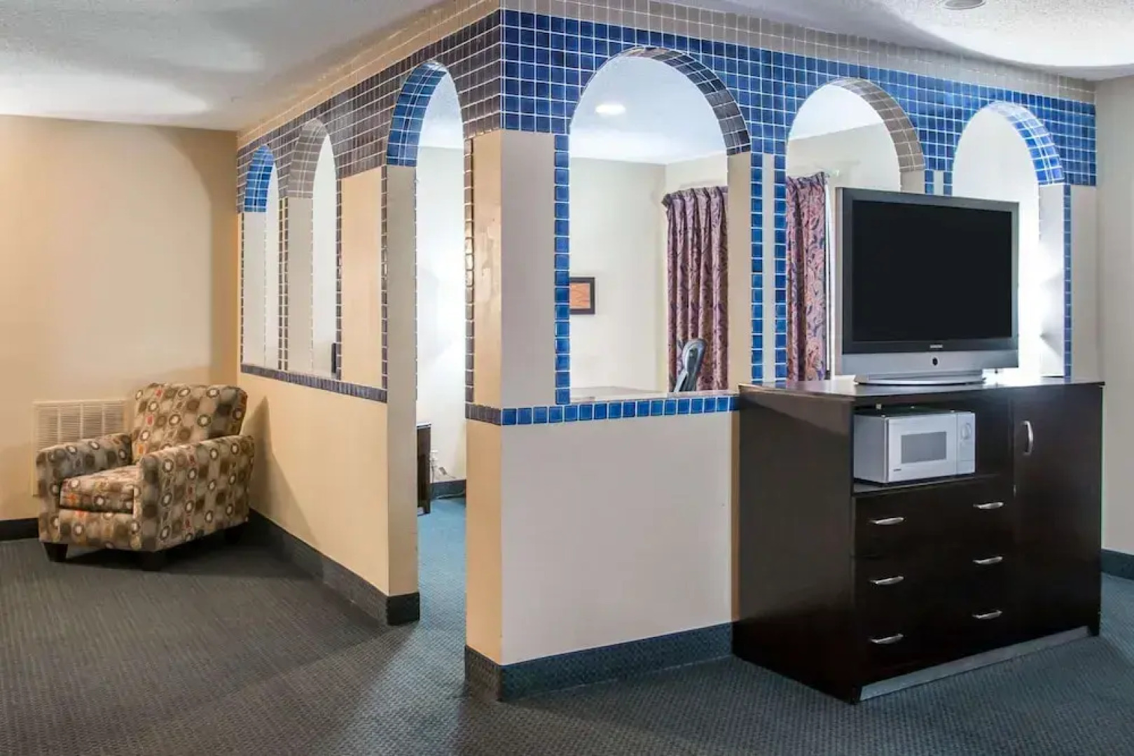 Country Inn & Suites by Radisson Battle Creek MI