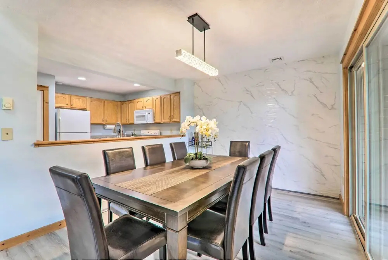 Modern Camelback Mountain Home: 1/2 Mi to Skiing!