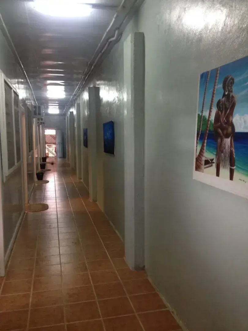 Qua Roviana Motel