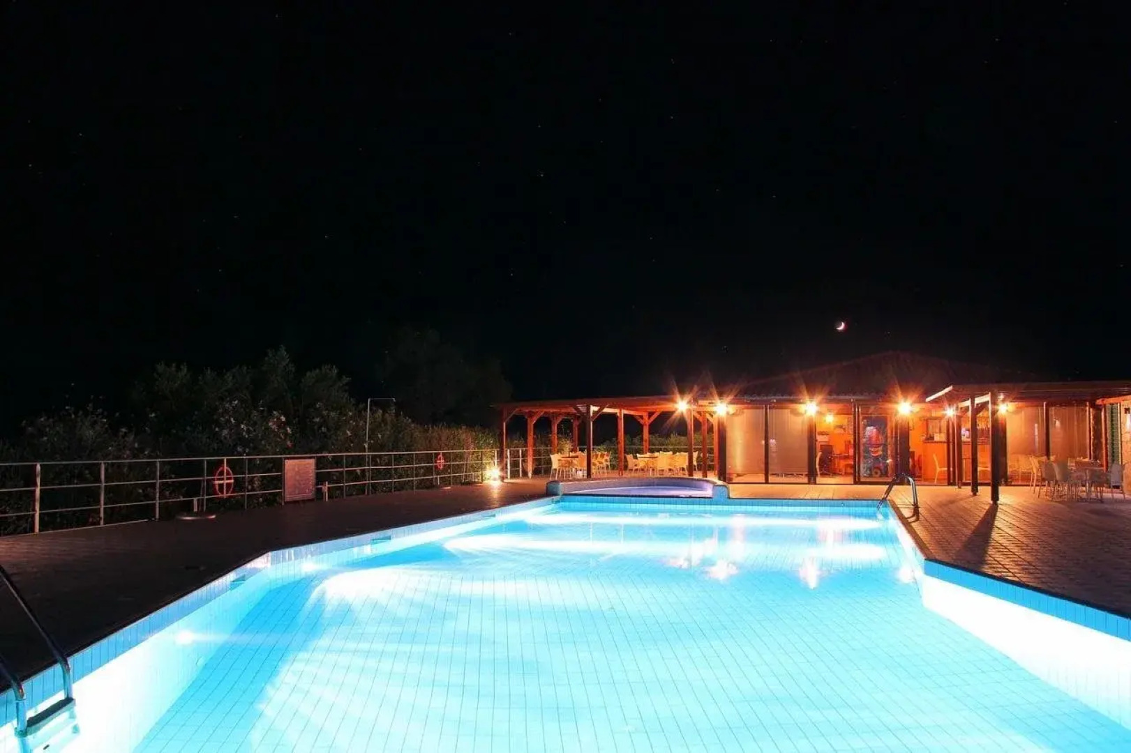 Monachus Monachus Apartments