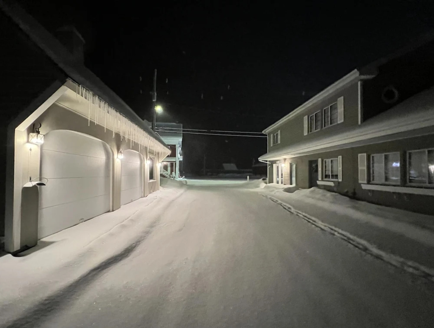 Island Pond Country Inn (Formerly the Lakefront Inn & Motel)