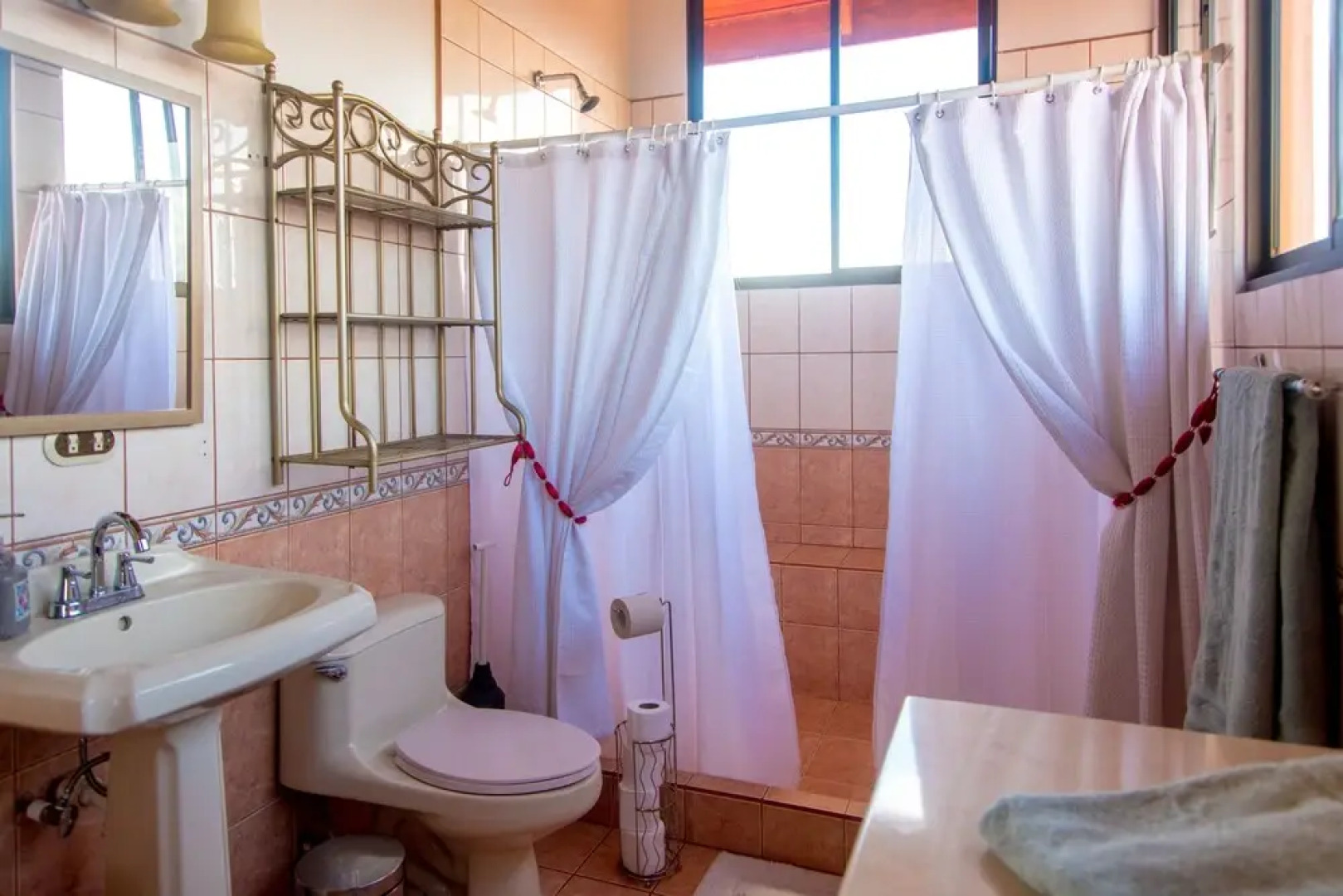 "Modern 2br Casa Calmarse W Mountain View"