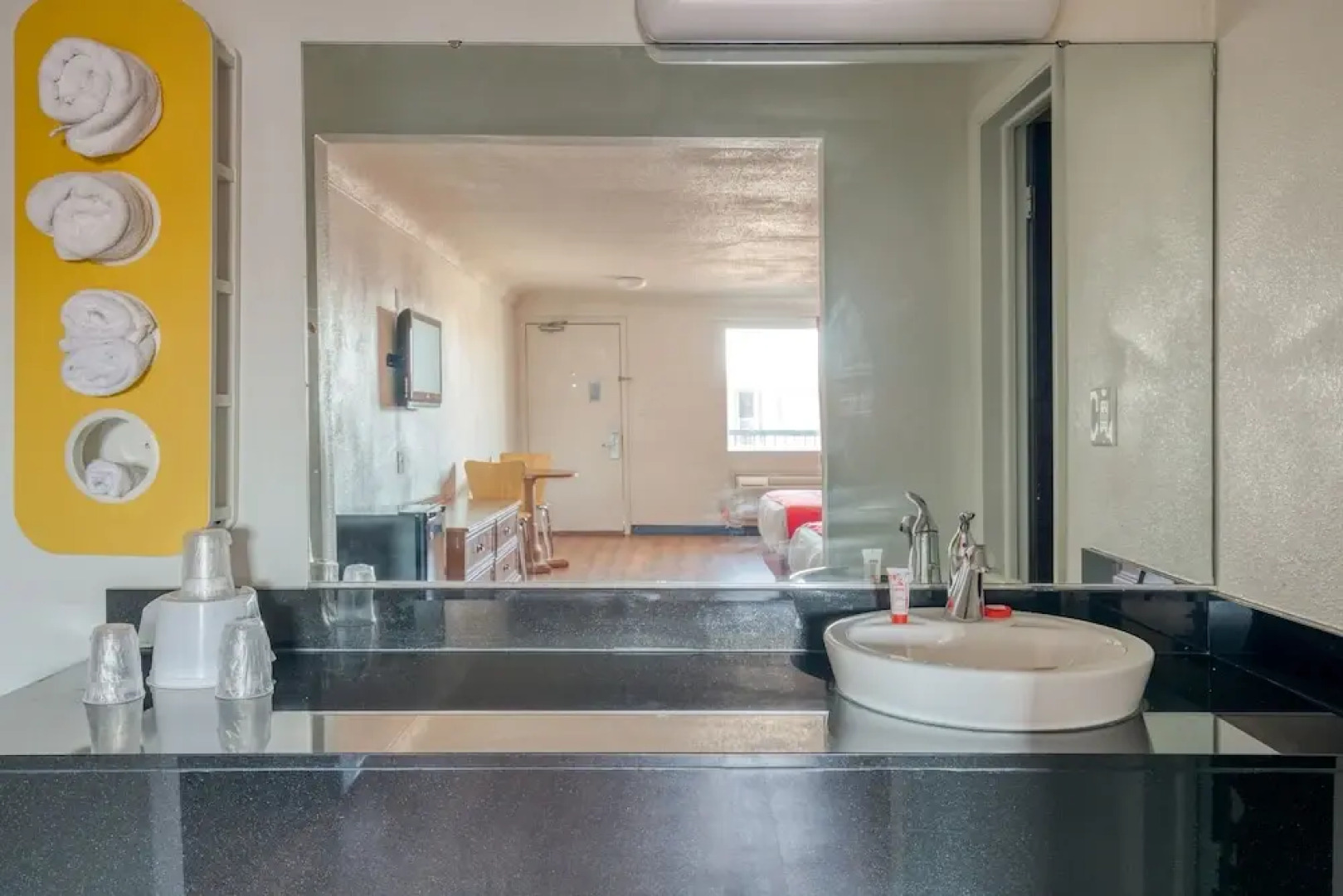 Super 8 - North Lima OH