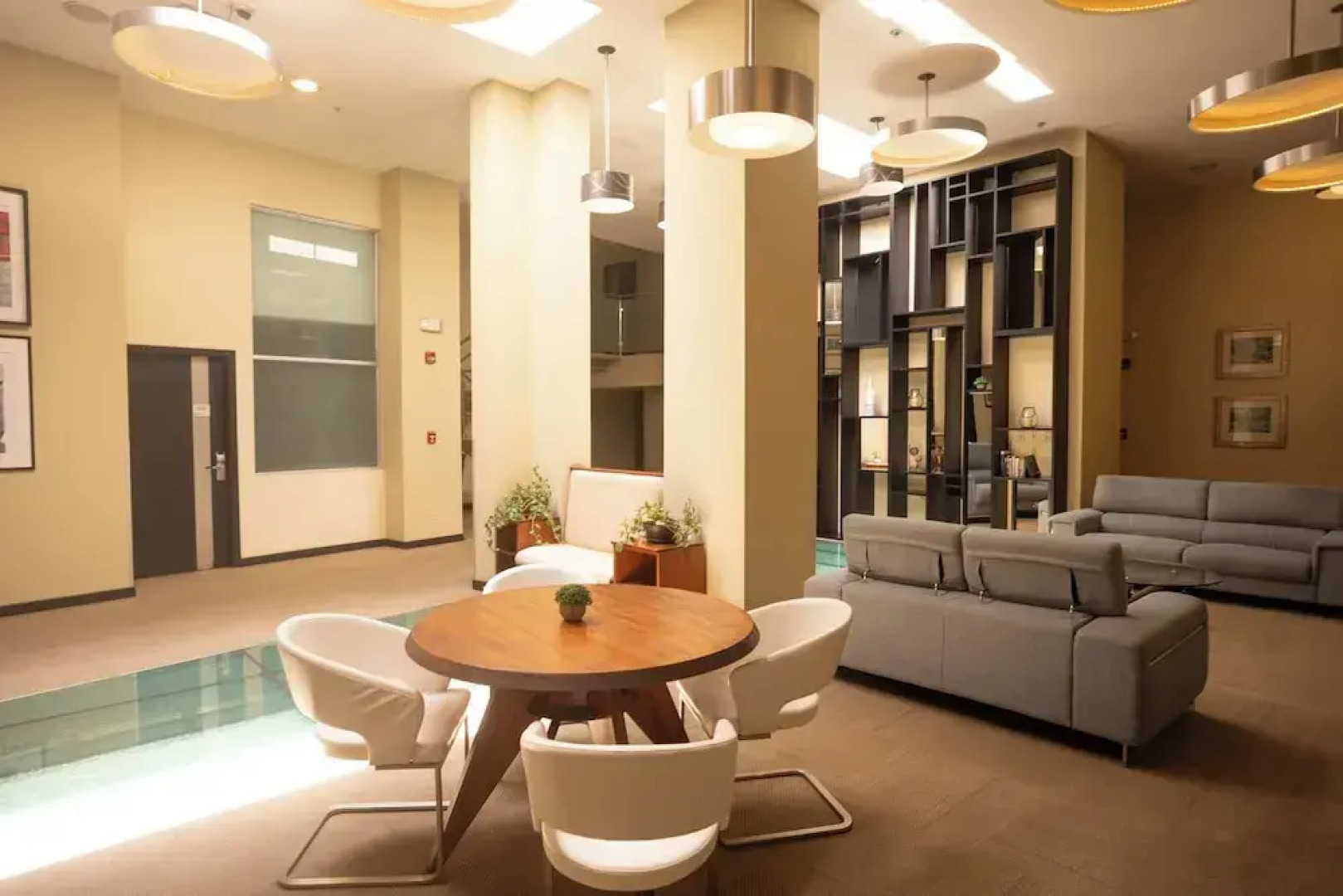 Urban Green Hotel & Suites