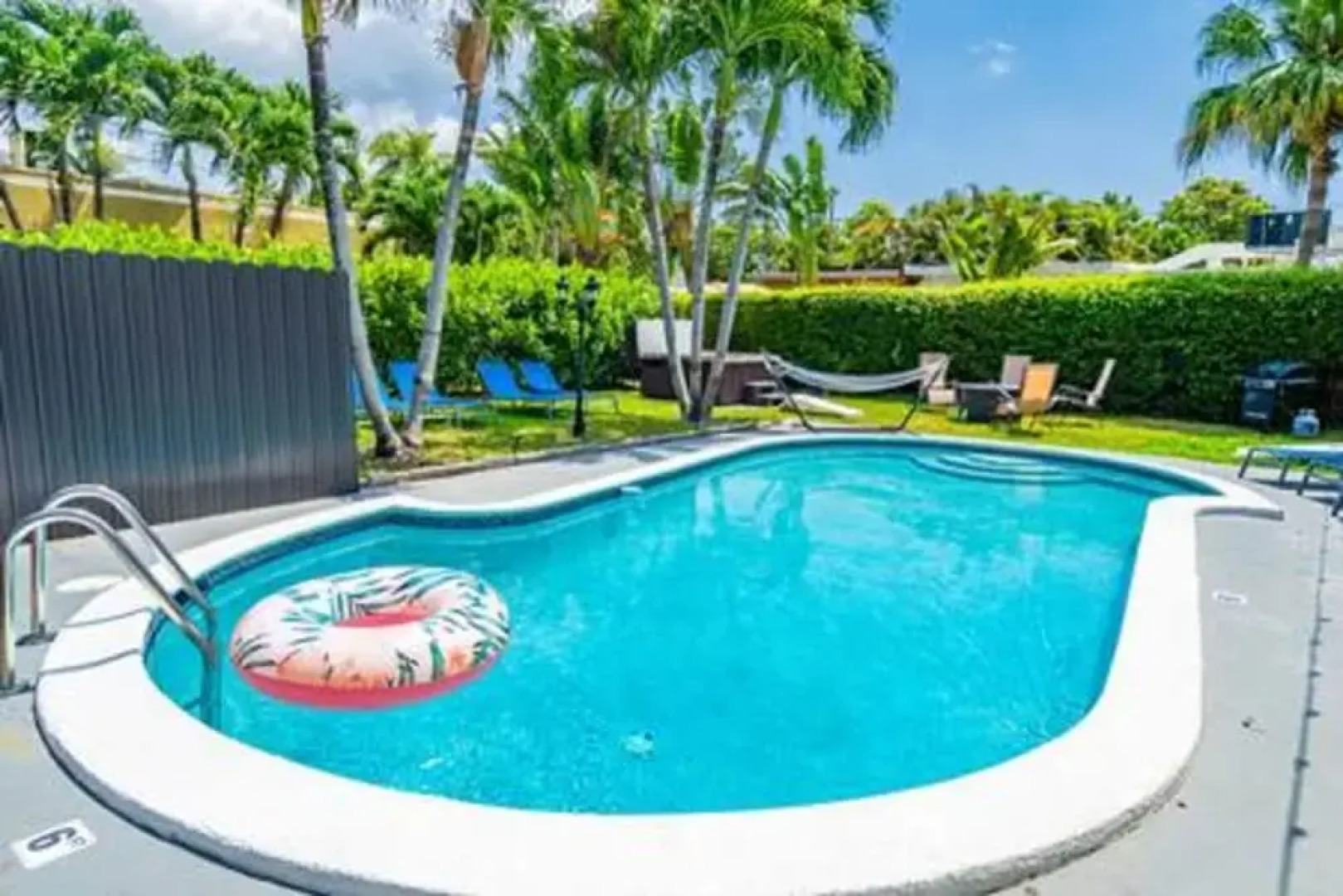 437 NE 107th Pool Hot Tub Patio 5 Bedrooms 3 Baths Parking