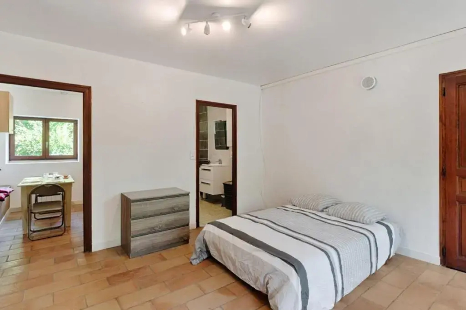 Modern studio in a nice farm close to city-center - Welkeys