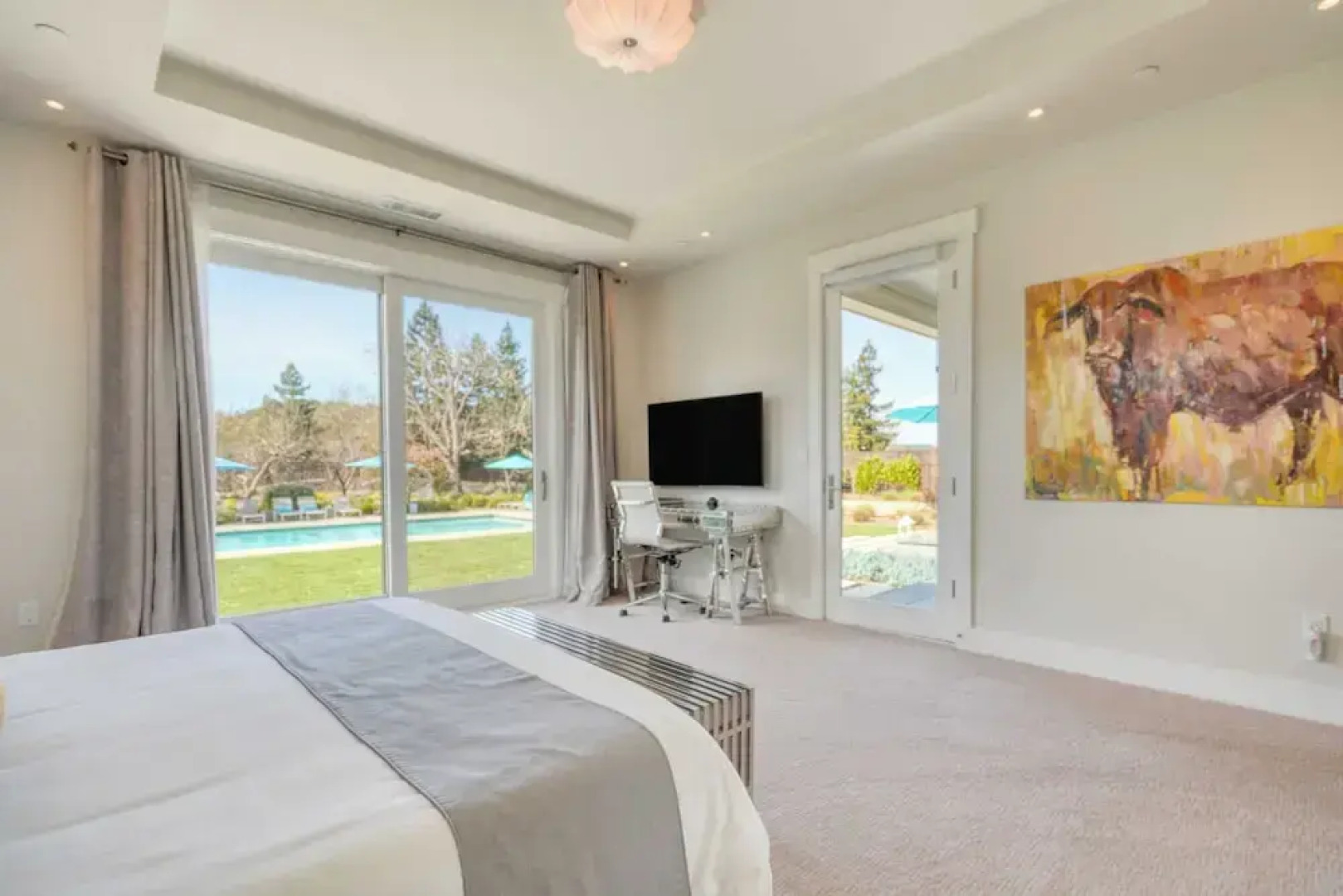 Luxe, Pool, Spa, Fire Pit, Game Room, Piano Sonoma Pool Retreat by Avantstay