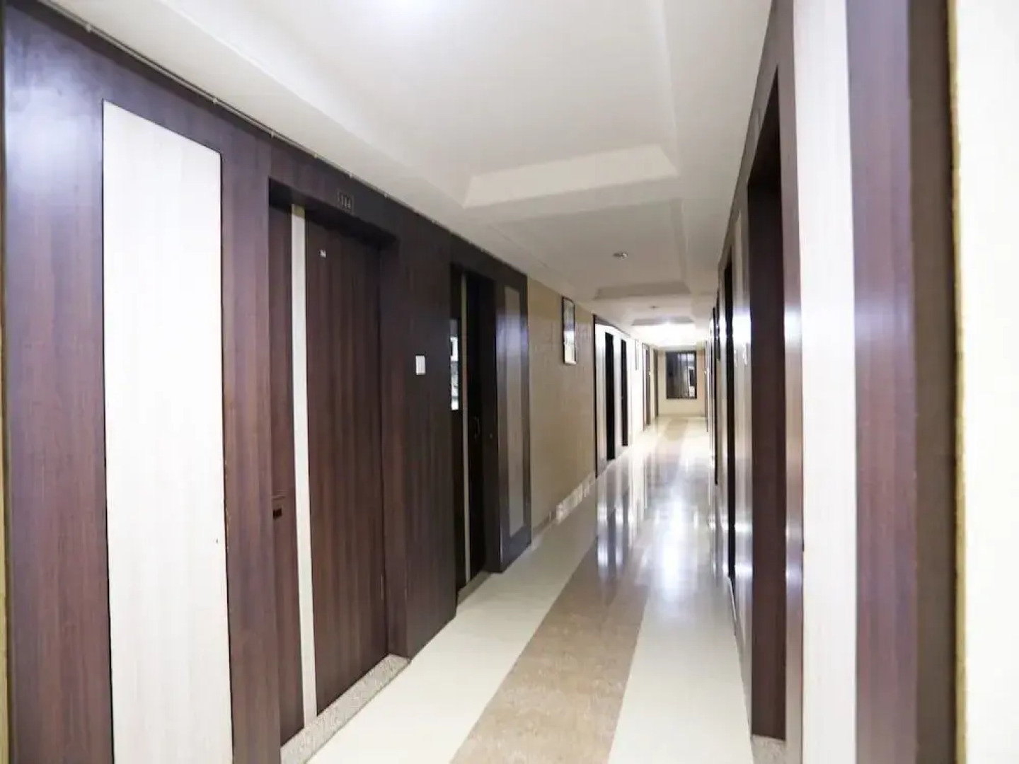 OYO 22040 Hotel Central Plaza