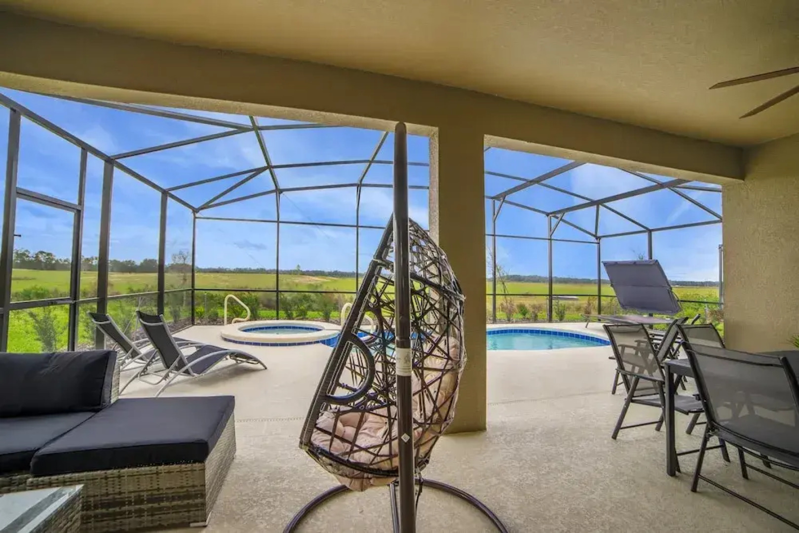 Oakview Villa Solterra Resort 4