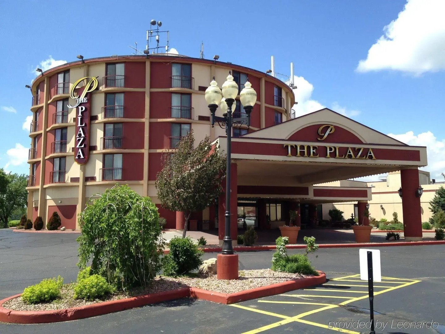 Plaza Hotel & Suites - Eau Claire