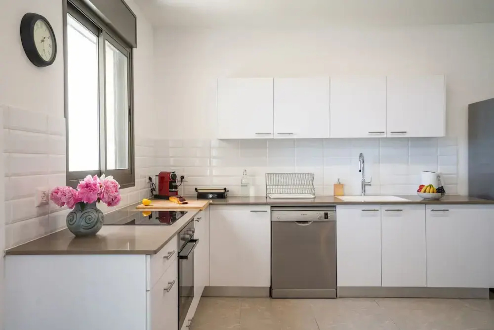 Alloro First Line To The Beach