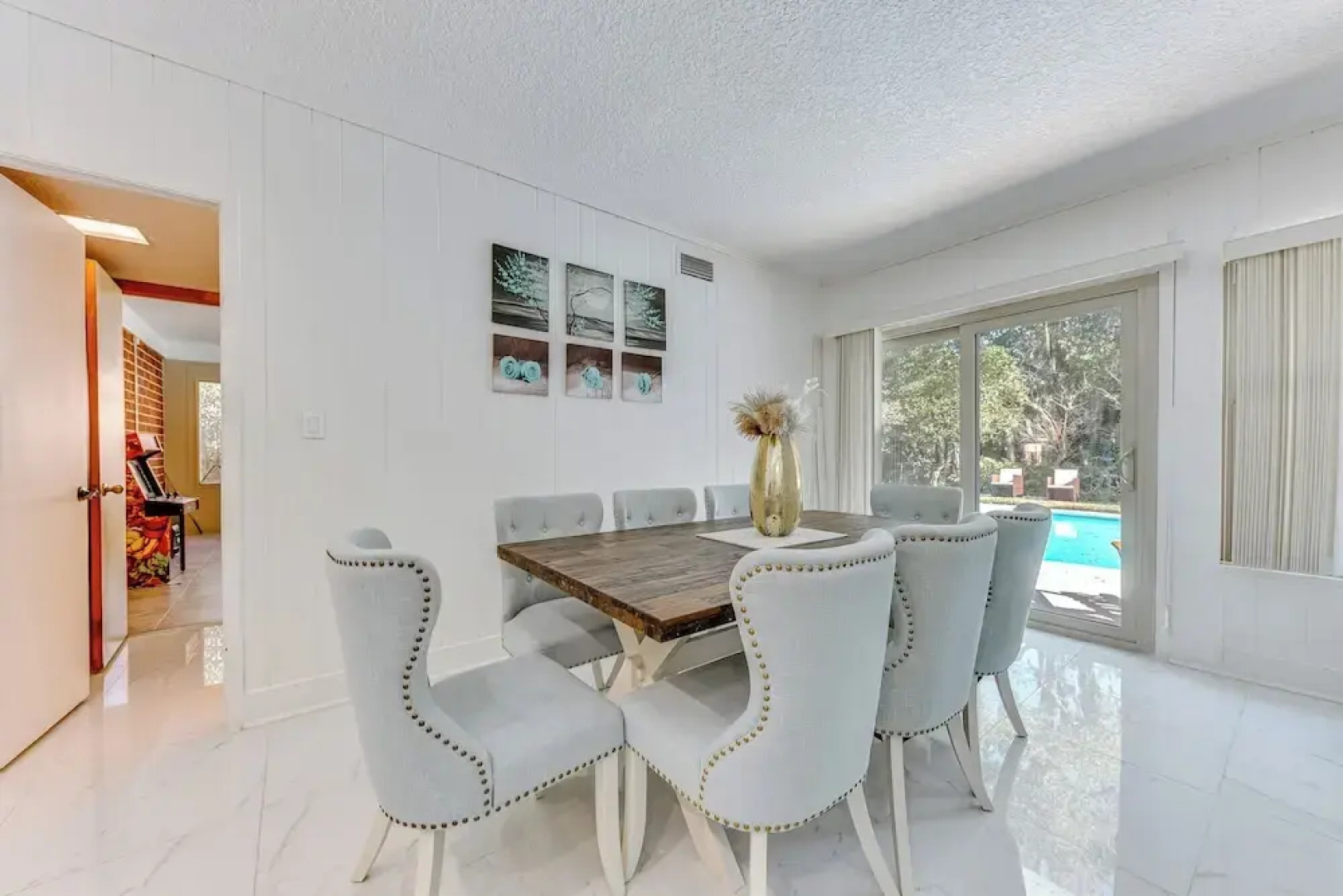 Spacious Jacksonville Home: 6 Mi to Downtown!