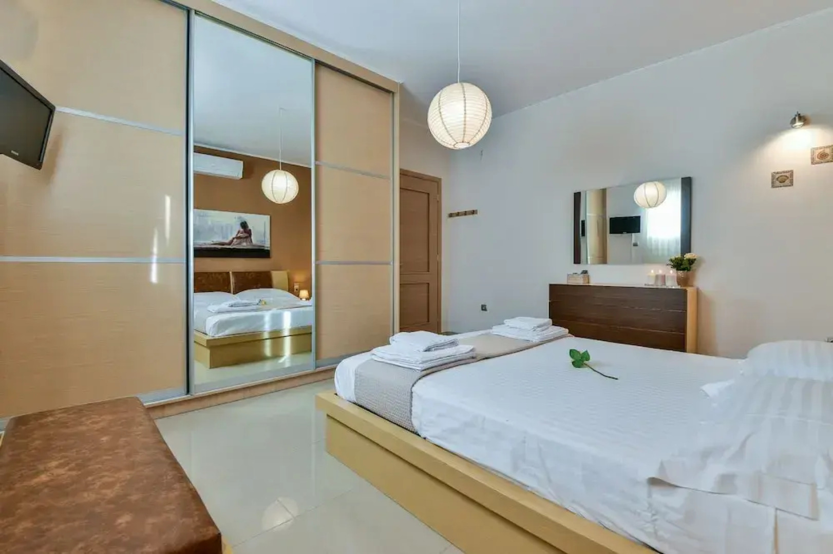 Villa with Striking views over the infinity Pool