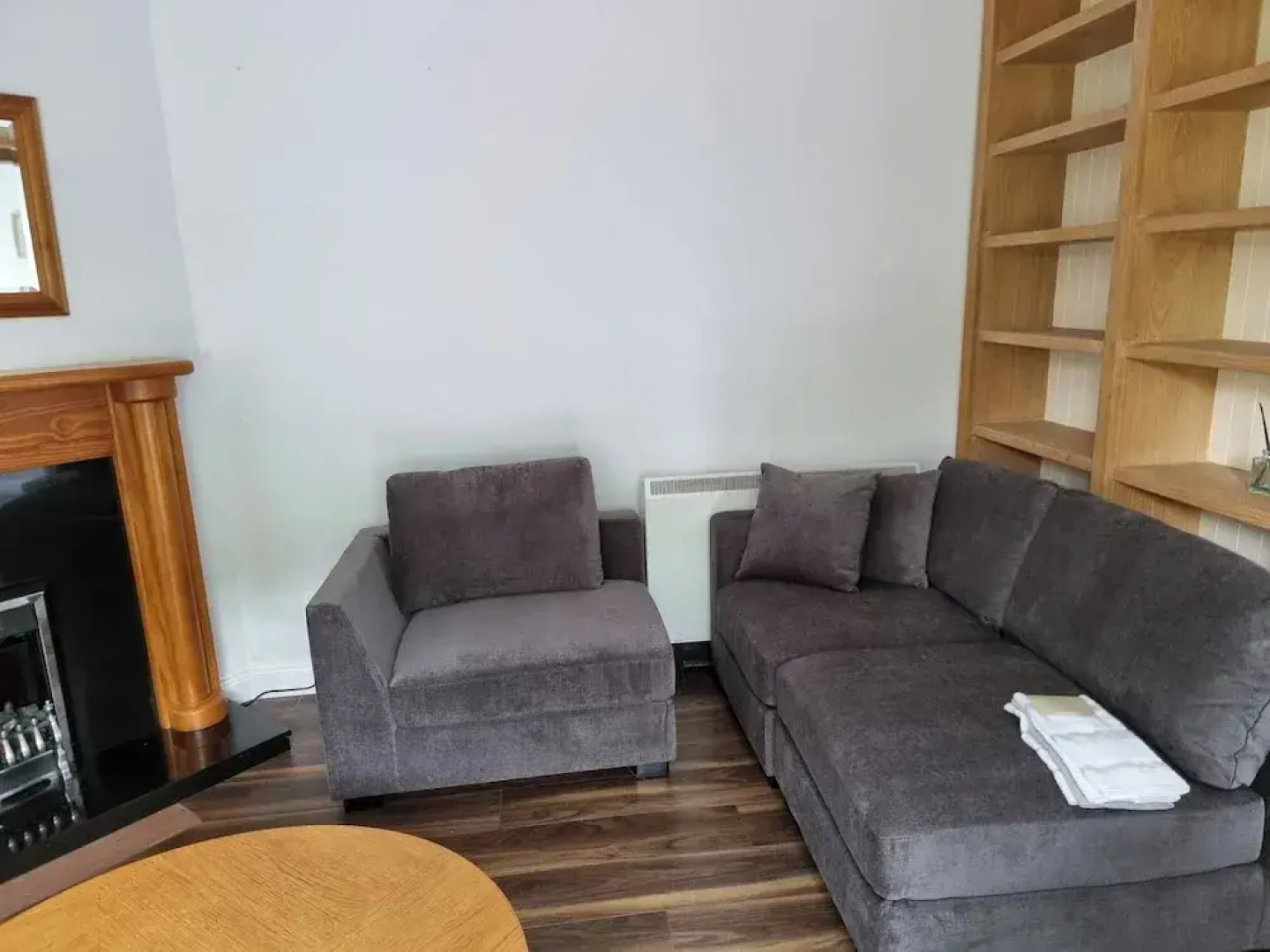 3 Bedrooms - Sleep 7 - Garden - Private Parking