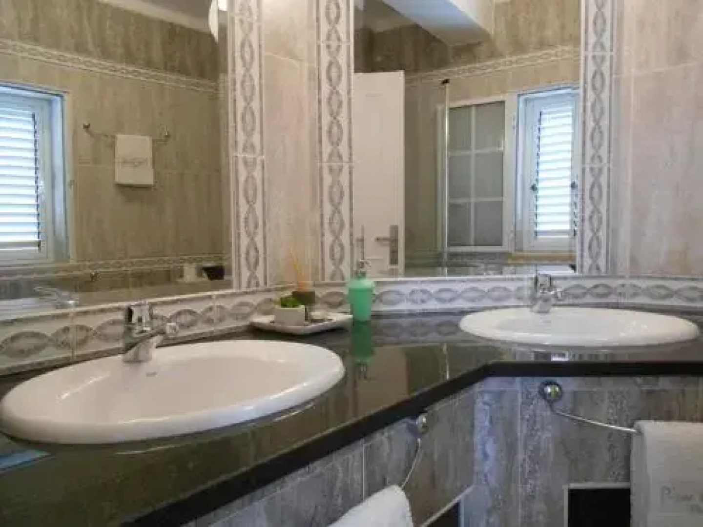 Lovely new House W/ Beatiful Garden