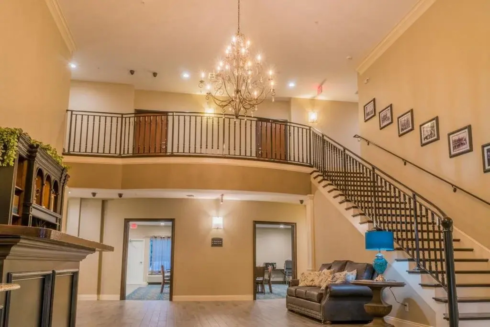 Heritage Place Hotel & Suites