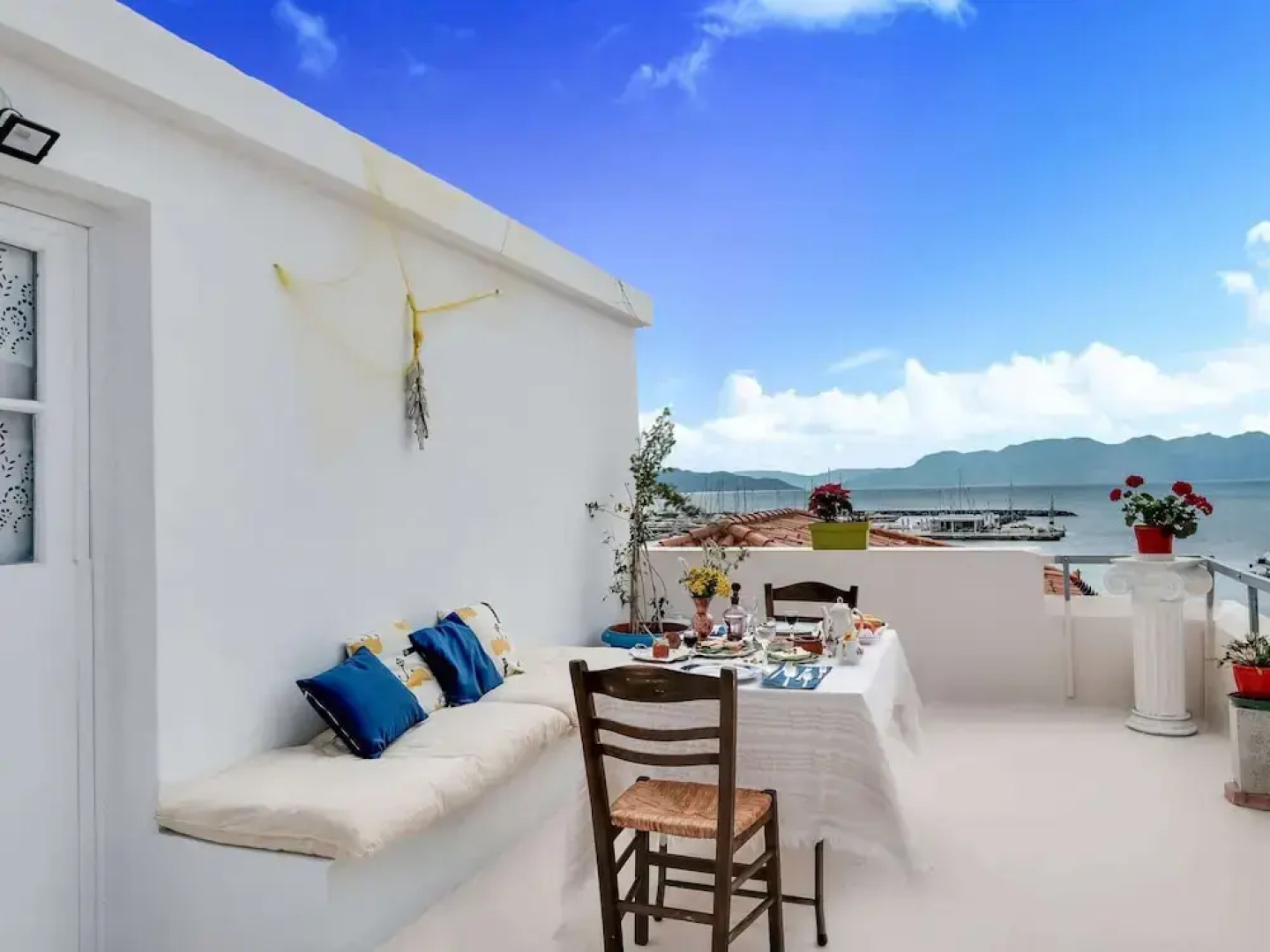 Astra Holiday Home in Aegina Island With Gorgeous Sunset Views