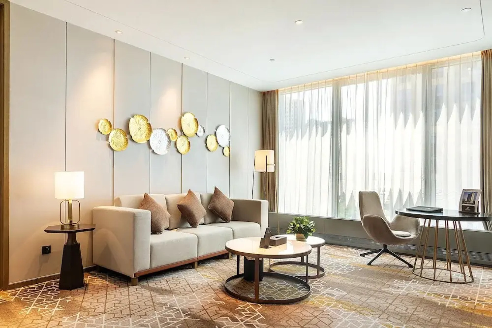 Datong Xinyu Crown Hotel