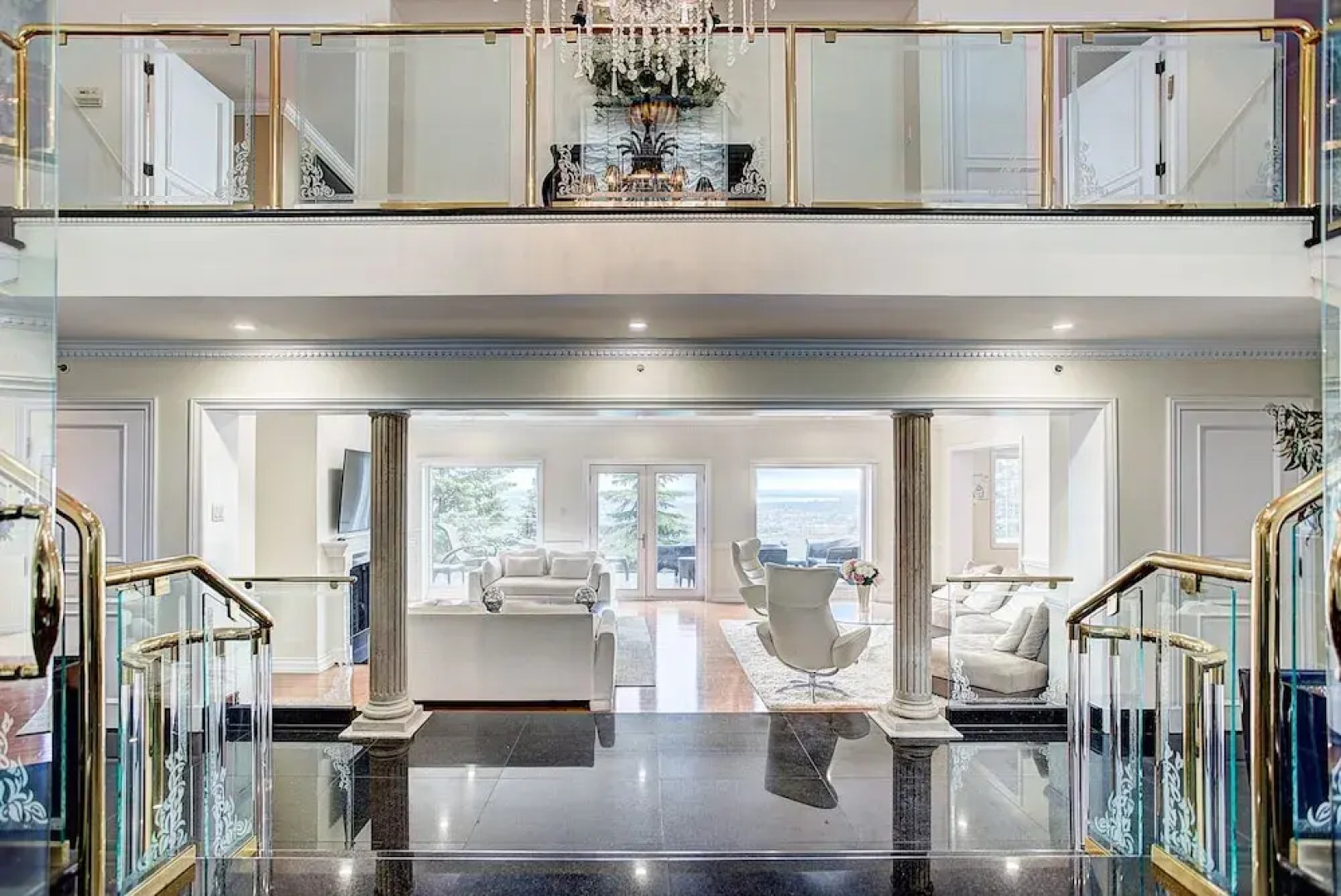 Luxury 5BR & Pool Home in Westmount MTL