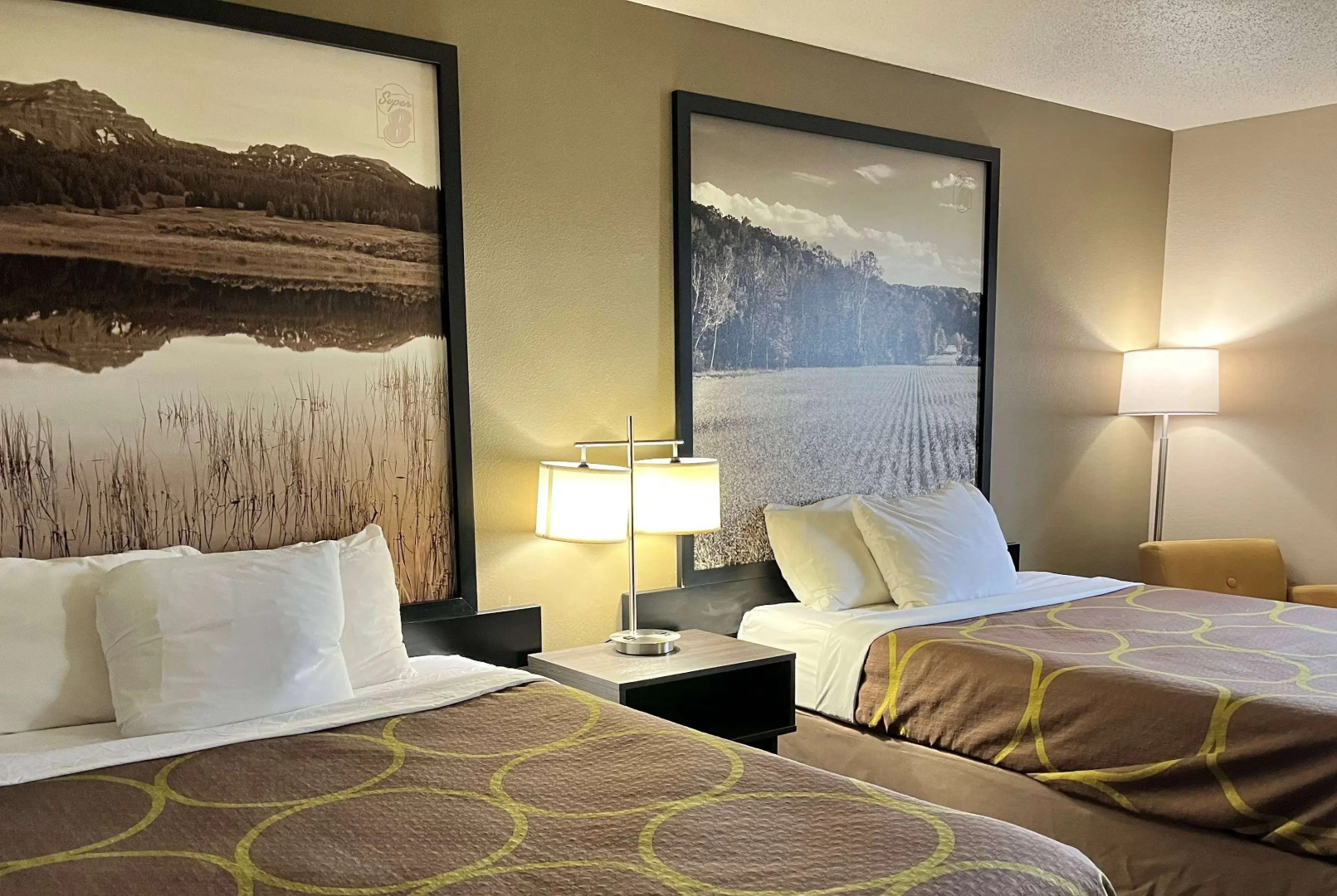 Super 8 by Wyndham Gas City Marion Area