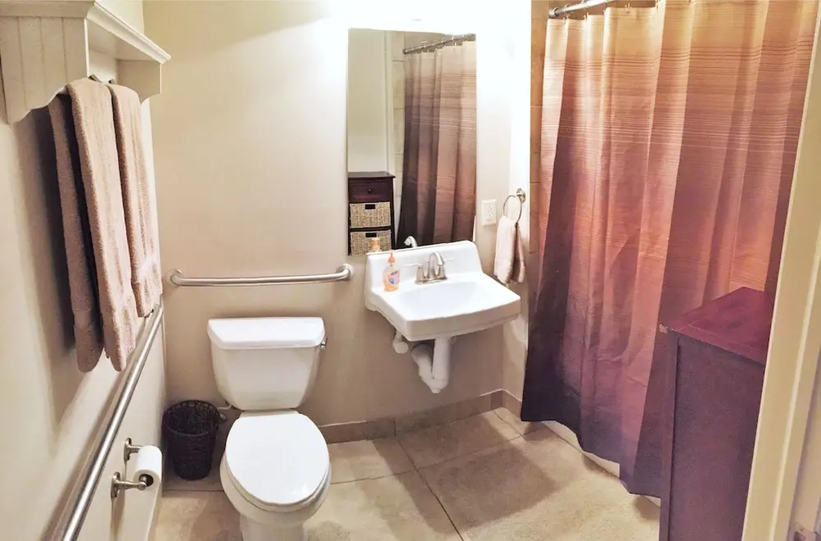 Citifront A 3 Bedroom Condo by RedAwning