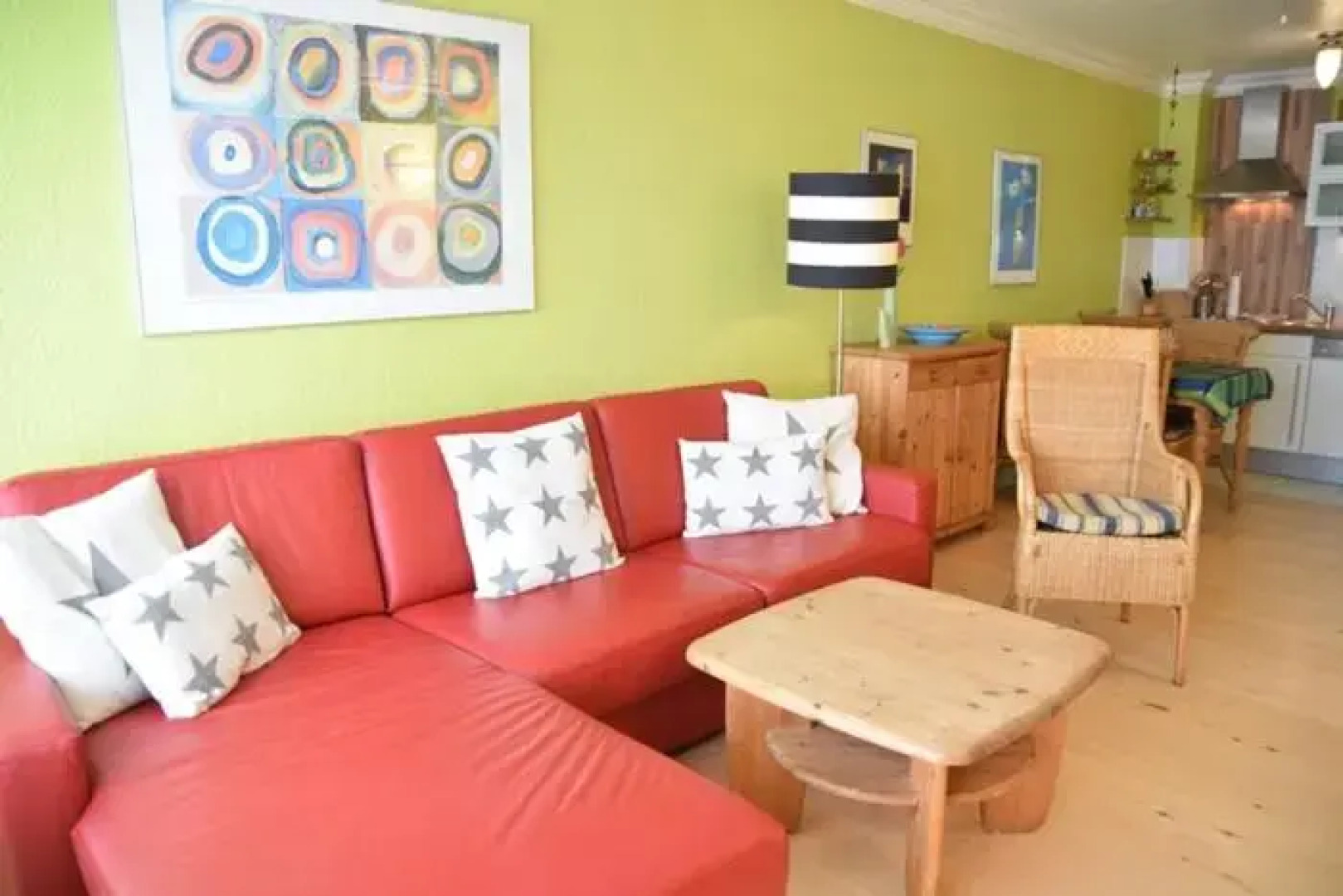 Geräumiges 2-Zimmer-Appartement in der 3. Etage des Hauses.