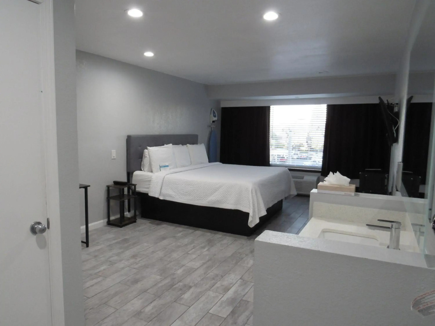 Capri Suites Anaheim