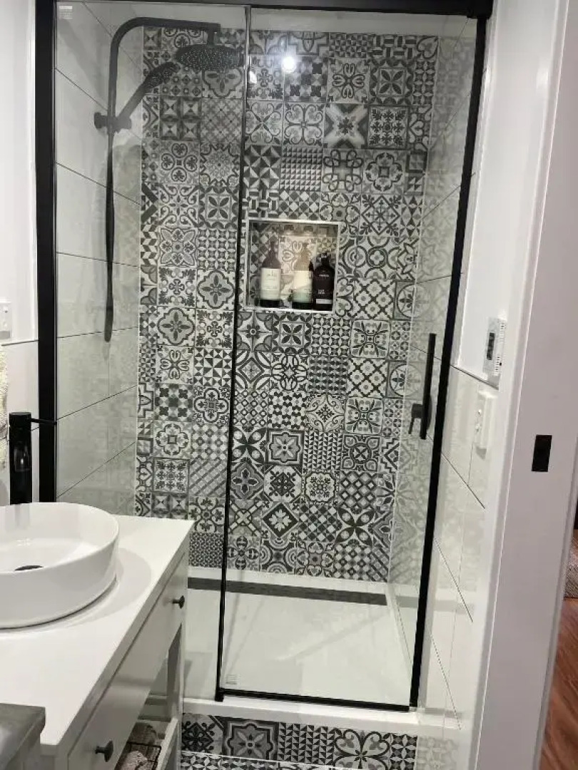 Derby Bank House- Heritage listed two bedroom old school B&B suite or a self contained cabin