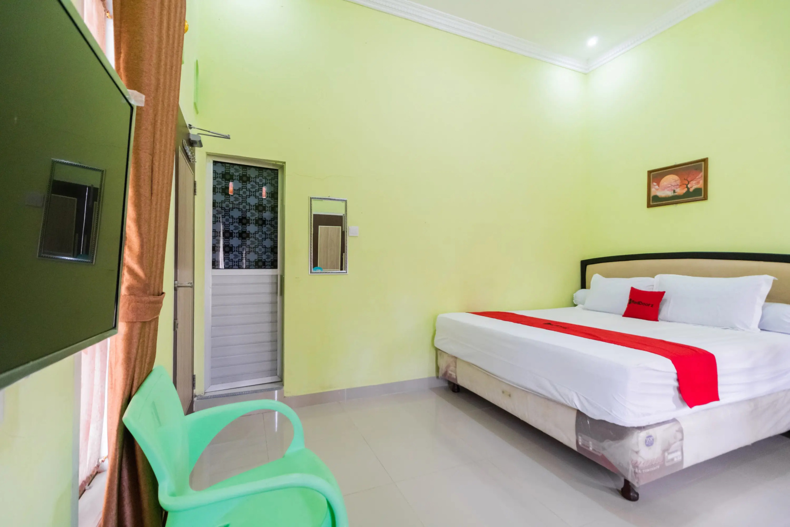 RedDoorz Syariah Near Hot Water Boom Solok Selatan