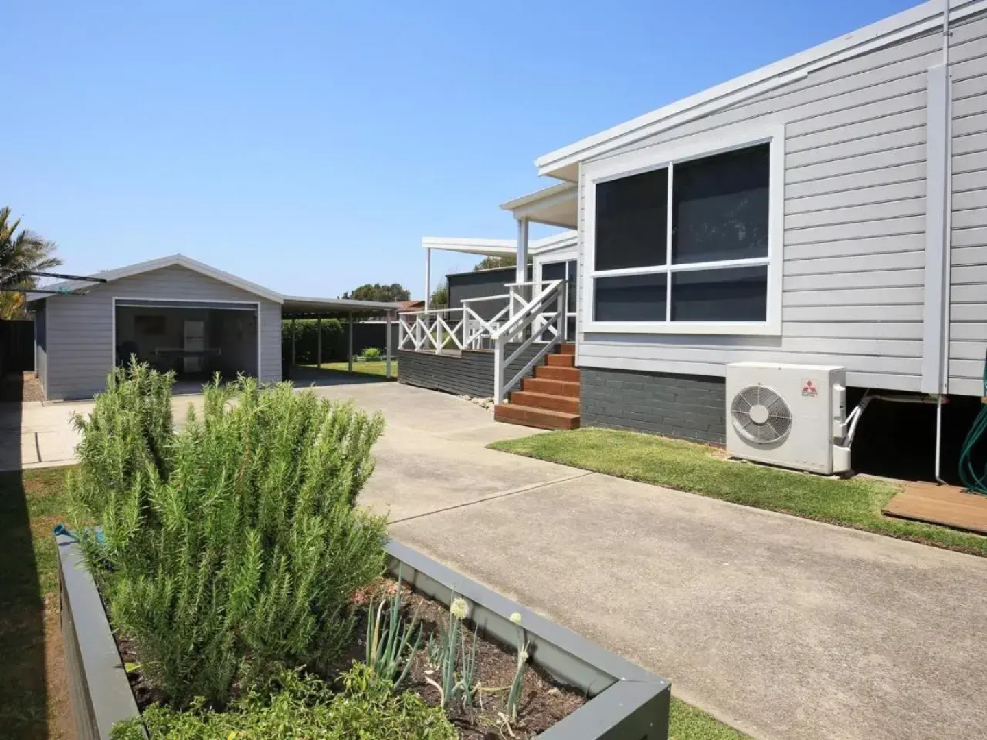 Tilly's Retreat - Pet Friendly - 3 Min Walk to Beach