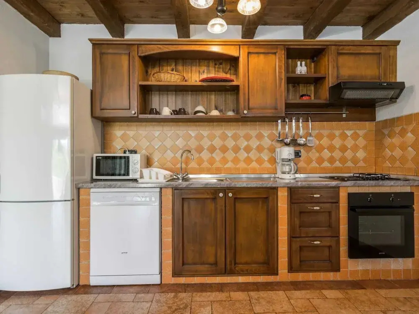 Spacious Villa in Tinjan With Pool