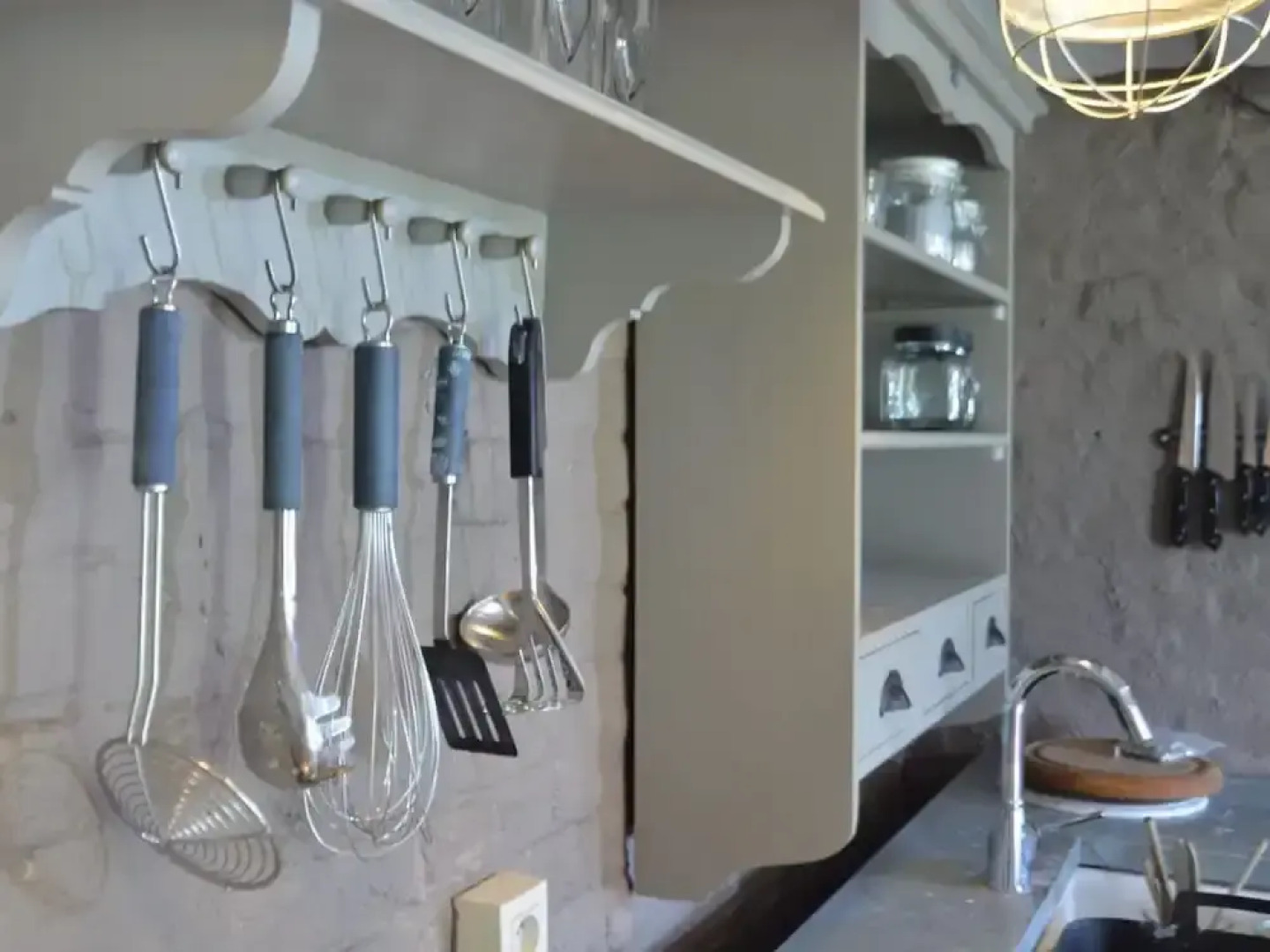 Pleasant Holiday Home in West Flanders with Enclosed Garden & Hot Tub