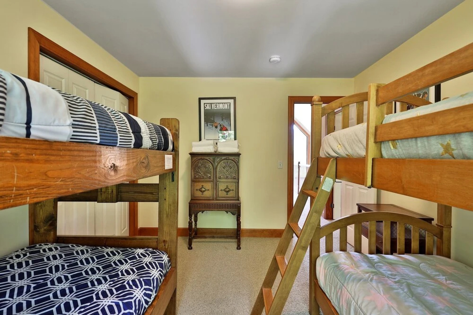 Cortina Mountain Chalet - Outdoor Hot Tub - Close To Pico And Killington Mountains 3 Bedroom Home