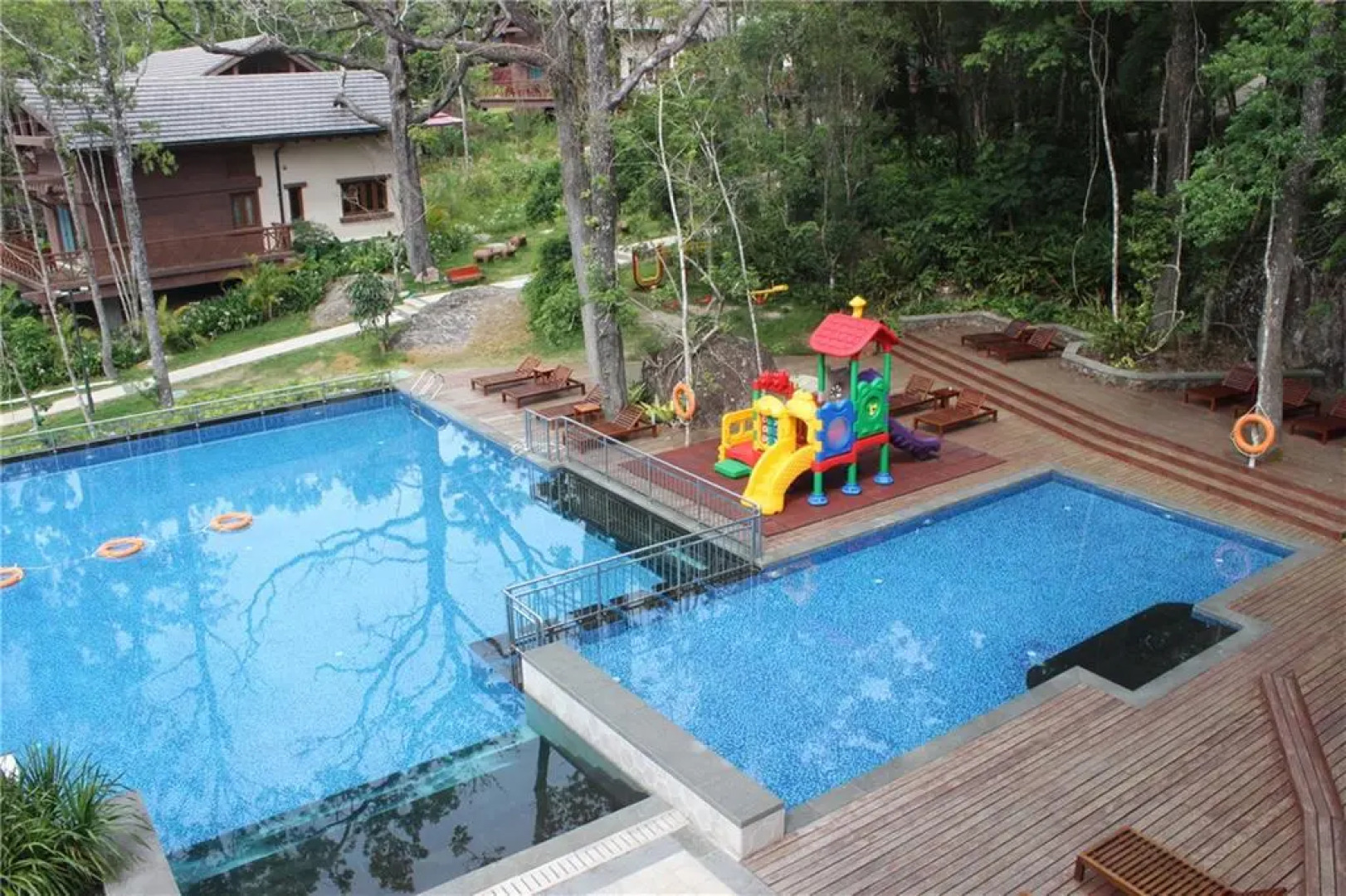 Wuzhishan Yatai Rainforest Resort Hotel