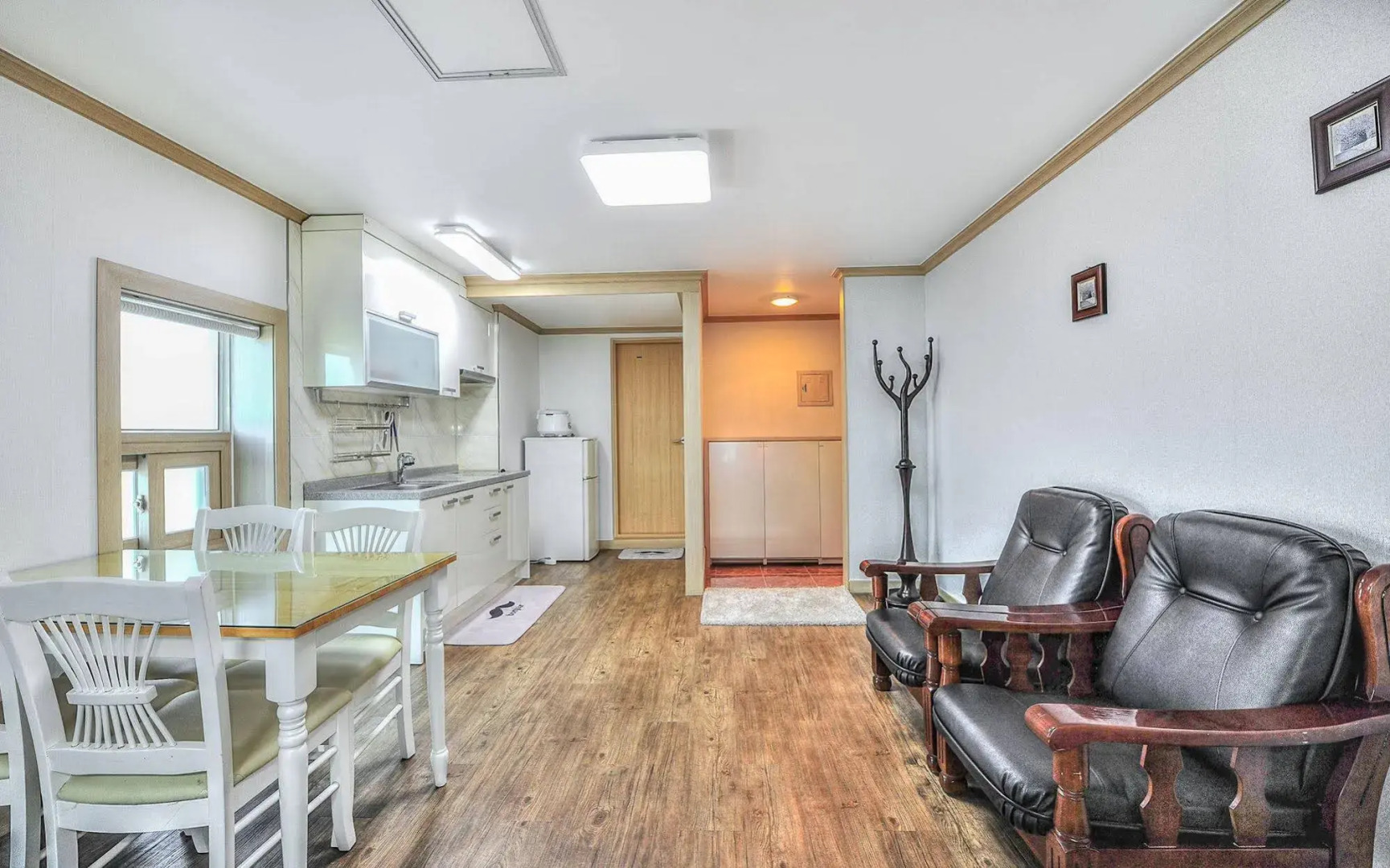 Sokcho Esher House Pension