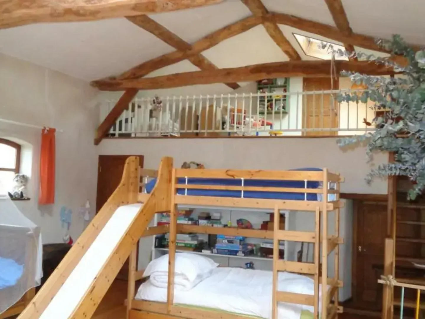 Gîte Essertines-en-Donzy, 5 pièces, 10 personnes - FR-1-496-200