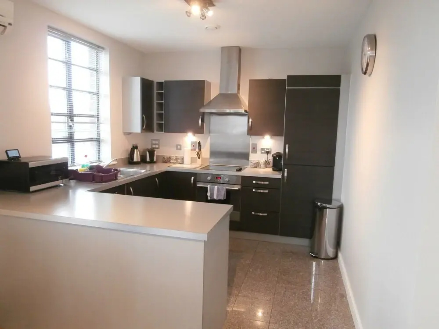 Flexi-Lets@Wallis Square, Farnborough