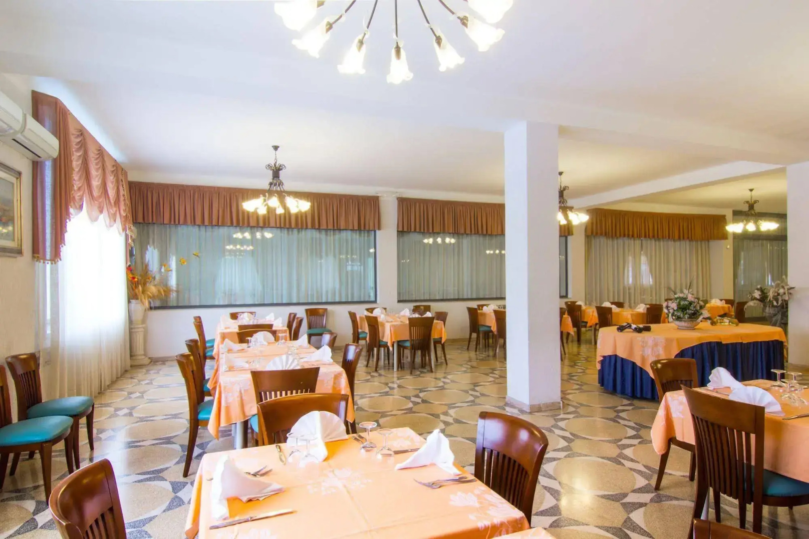 Racar Hotel & Resort