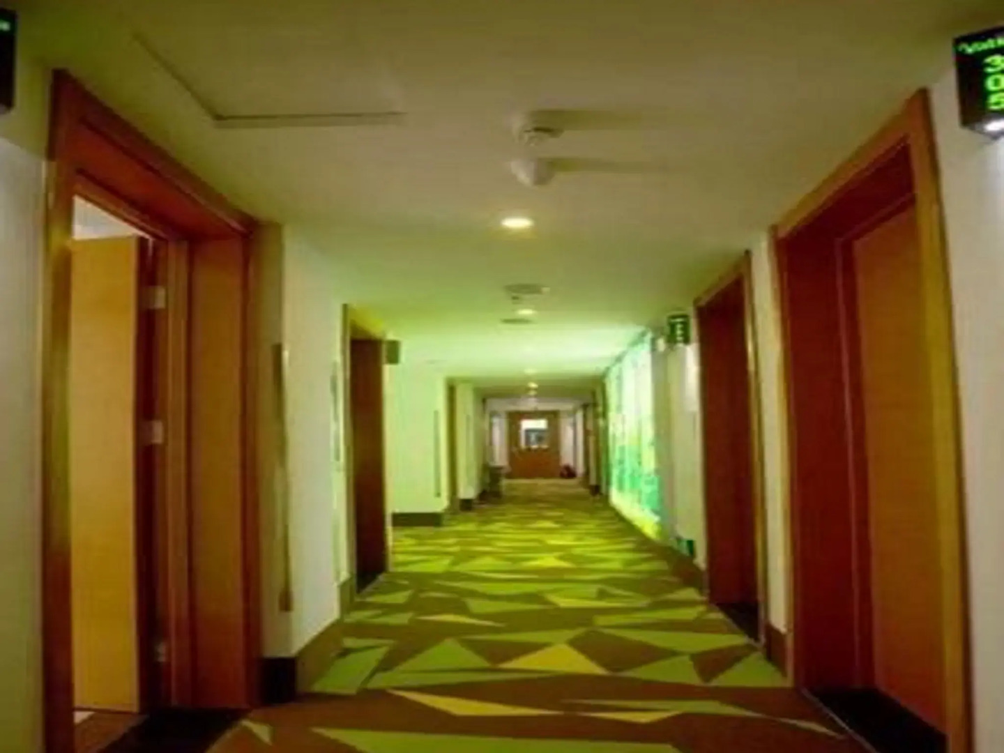 Vatica ChaoYang the East of Railway Station XinHua Road Hotel